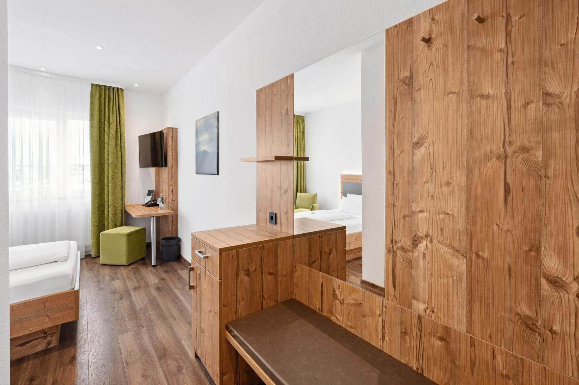Hotel Zeppelin Laupheim Eksteriør billede